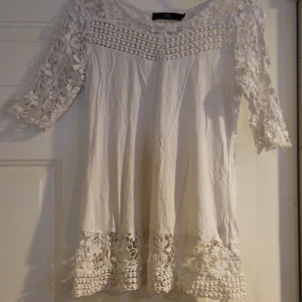 BKE Boutique womens white knit top